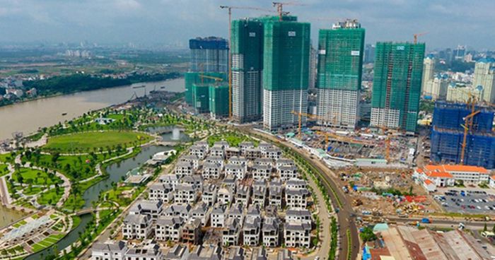Giao dịch “rớt thảm”, giá chung cư tại TP.HCM vẫn tăng phi mã