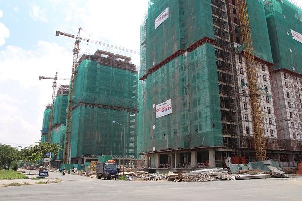 Vốn của ngân hàng đổ vào bất động sản tăng mạnh