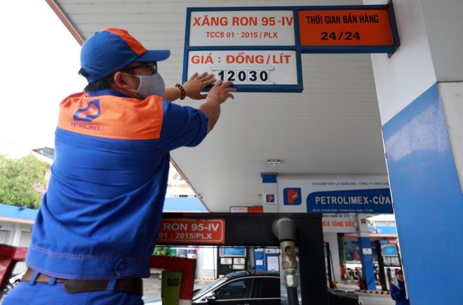 Giá xăng dầu giảm nhưng giá hàng hóa không giảm: Có đủ công cụ để xử lý!