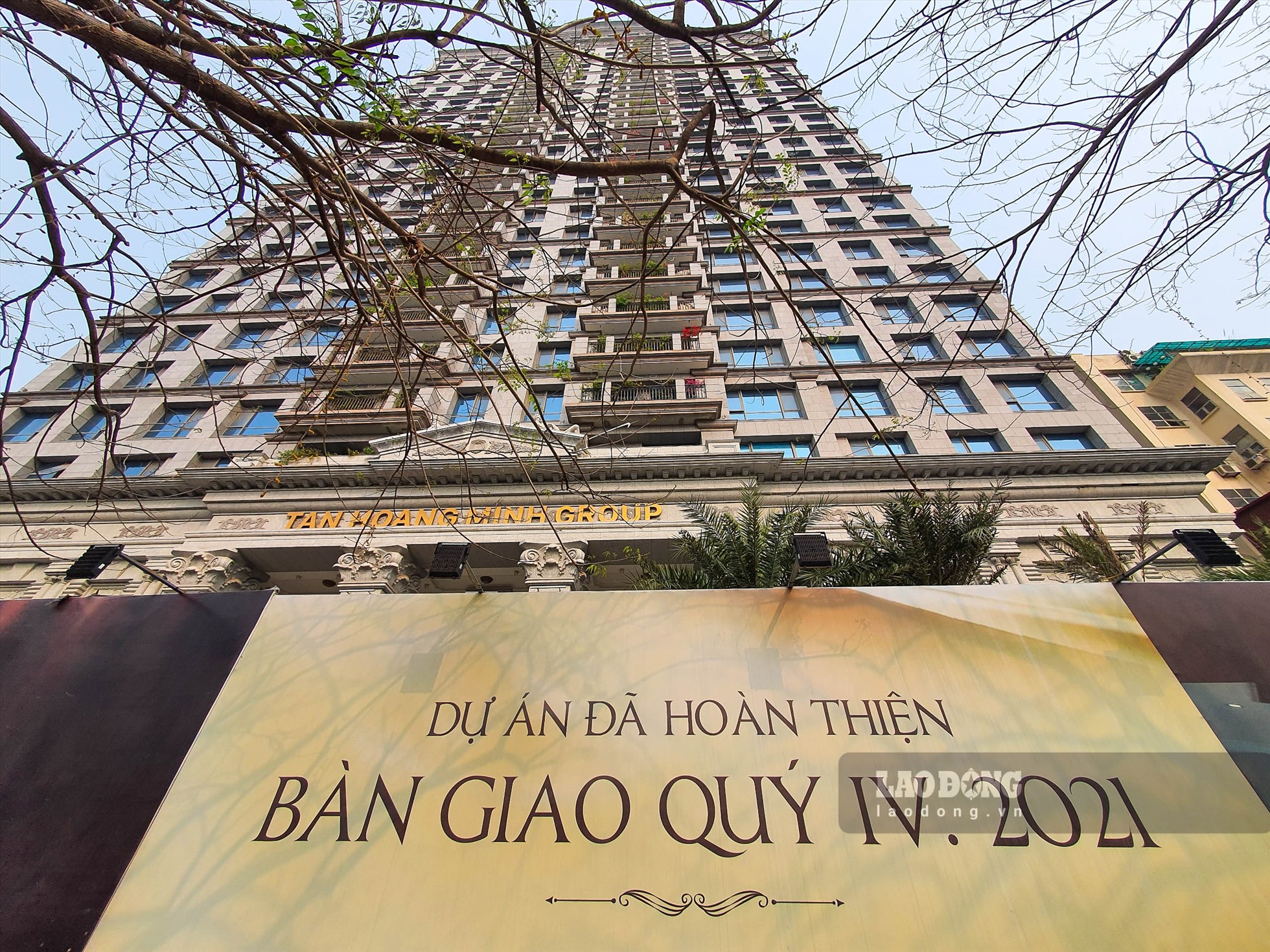 Hậu đổi chủ, dự án “dát vàng” số 6 Nguyễn Văn Huyên được rao bán trở lại, giá cao nhất lên tới 219 triệu đồng/m2