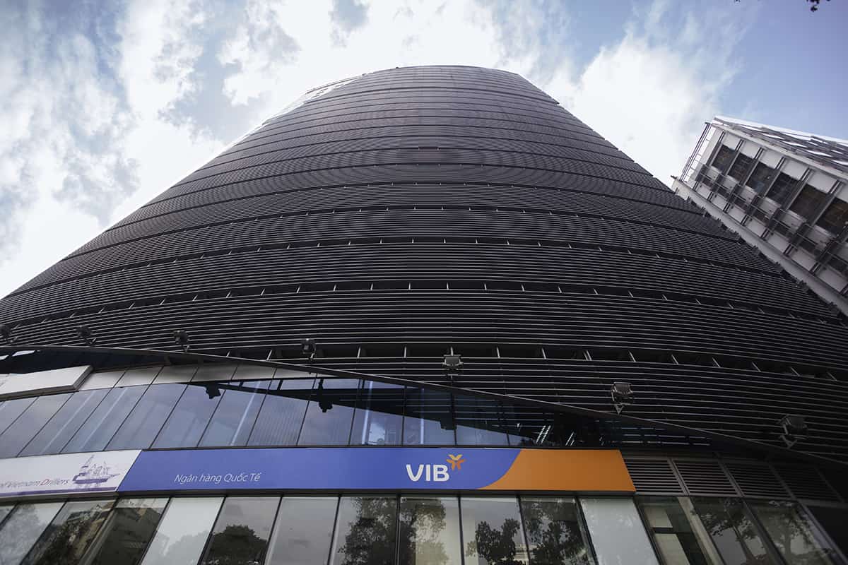 VIB gánh khoản nợ xấu “phình to” khi ngược dòng tăng cho vay bất động sản