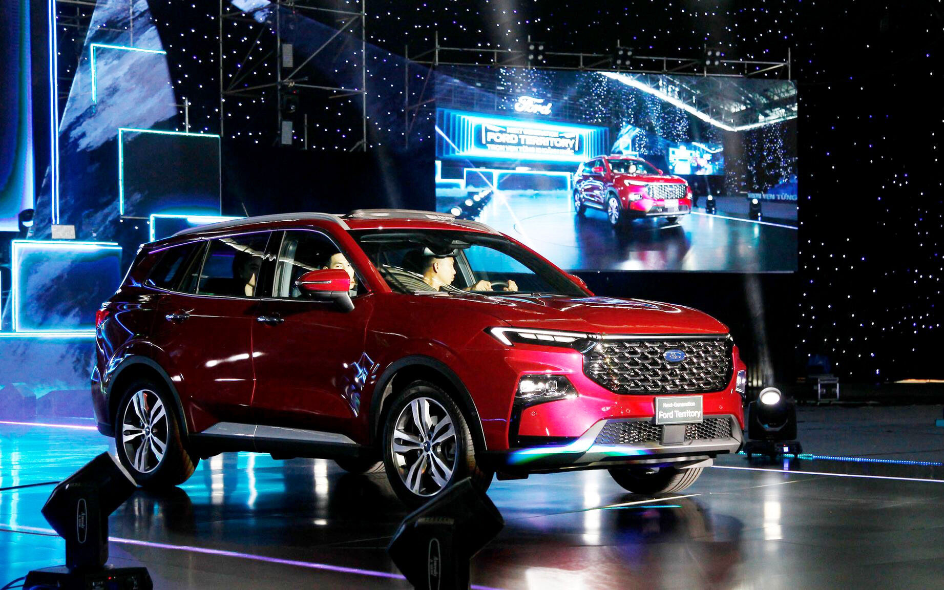 Ford Territory chính thức ra mắt, khởi điểm từ 822 triệu đồng, cạnh tranh cùng KIA Sportage và Hyundai Tucson