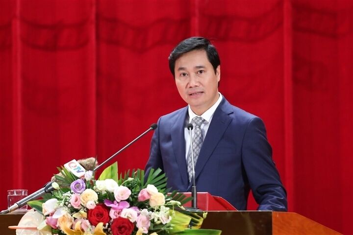 ong-nguyen-tuong-van-duoc-bau-lam-chu-tich-ubnd-tinh-quang-ninh-11443188-16593752-1668503994770661930539.jpg