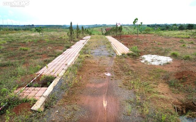 Nhiều siêu dự án hoang hóa, không bóng người ở Lâm Đồng - Ảnh 5. Nhiều siêu dự án hoang hóa, không bóng người ở Lâm Đồng - Ảnh 5.