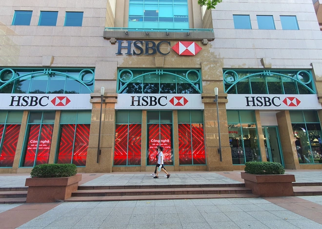 HSBC Việt Nam: Tổng tài sản và tiền gửi khách hàng cùng giảm mạnh