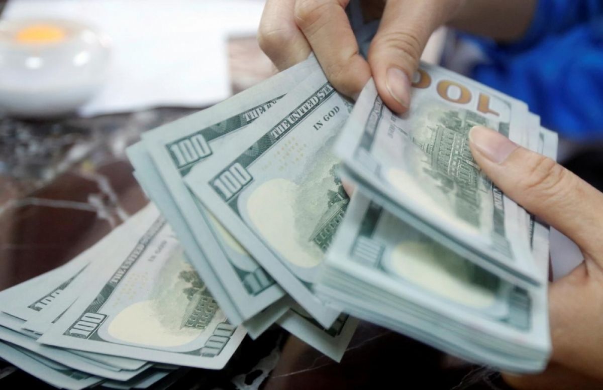 Ngân hàng Nhà nước tiếp tục bán lượng lớn USD từ dự trữ ngoại hối