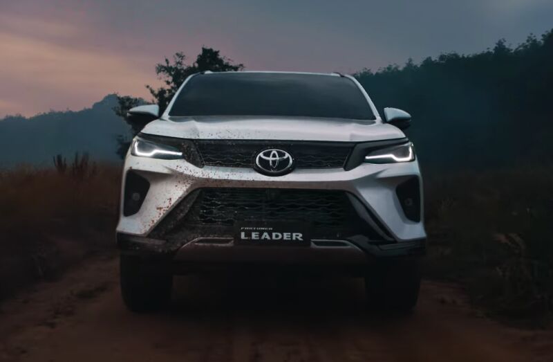 Toyota Fortuner tiếp tục được nâng cấp tại Thái Lan, xuất hiện các bản Leader