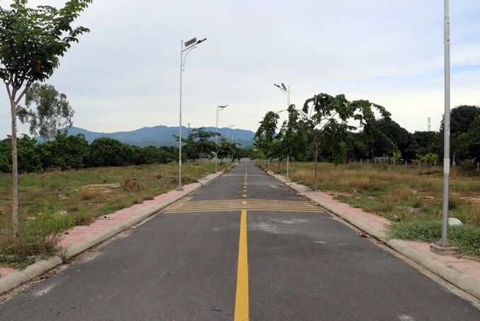 Khánh Hòa kỷ luật loạt cán bộ liên quan việc "hiến đất" làm đường trá hình
