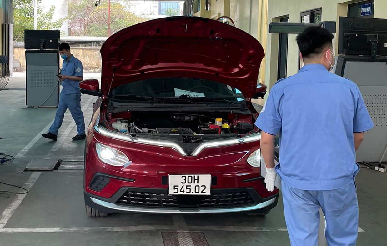 Phí đăng kiểm ô tô sẽ tăng từ ngày 8/10