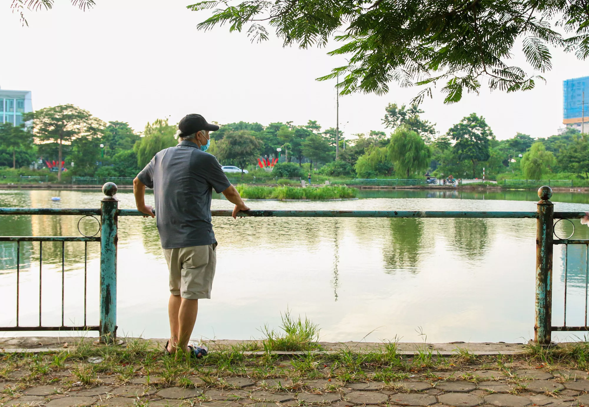 Công viên 16 ha ở Hà Nội bỏ hoang thành nơi trồng rau, đánh cá - Ảnh 6. Công viên 16 ha ở Hà Nội bỏ hoang thành nơi trồng rau, đánh cá - Ảnh 6.