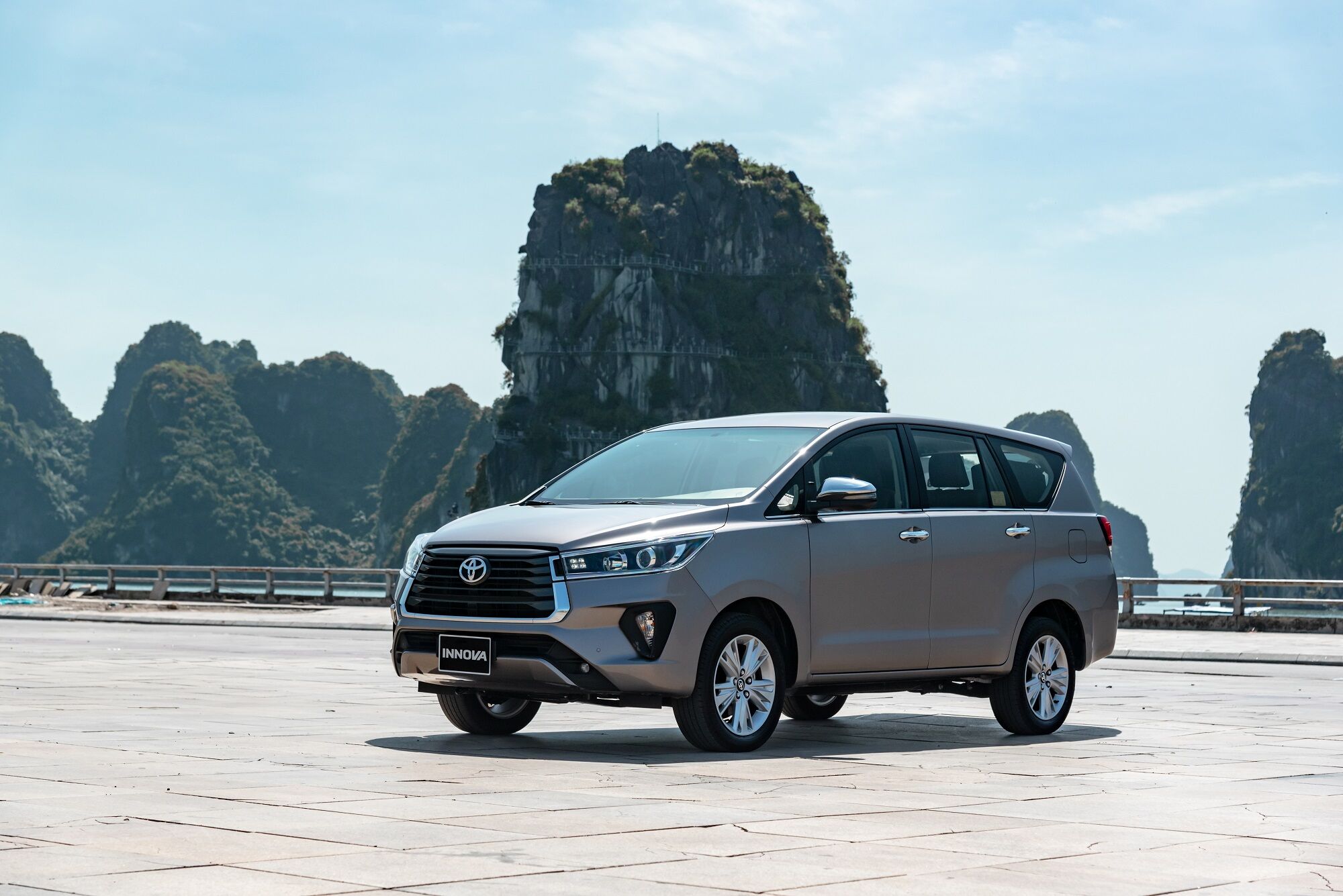 toyota_innova_20220602104044.jpg