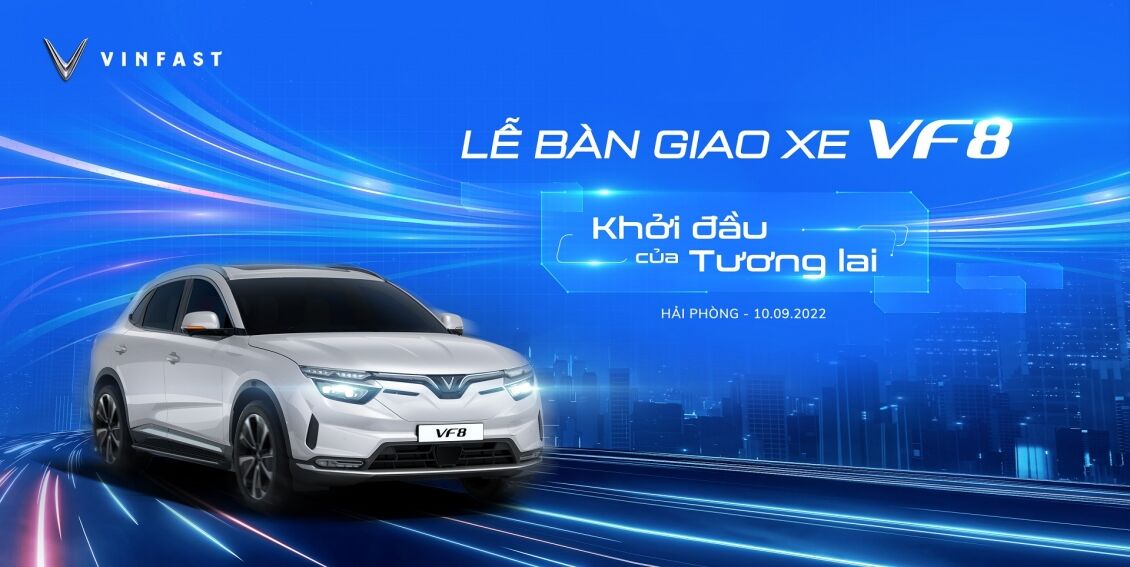 VinFast bàn giao lô xe điện VF 8 đầu tiên cho khách hàng Việt