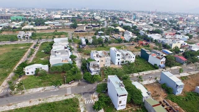 Lao đao vì “ôm” đất