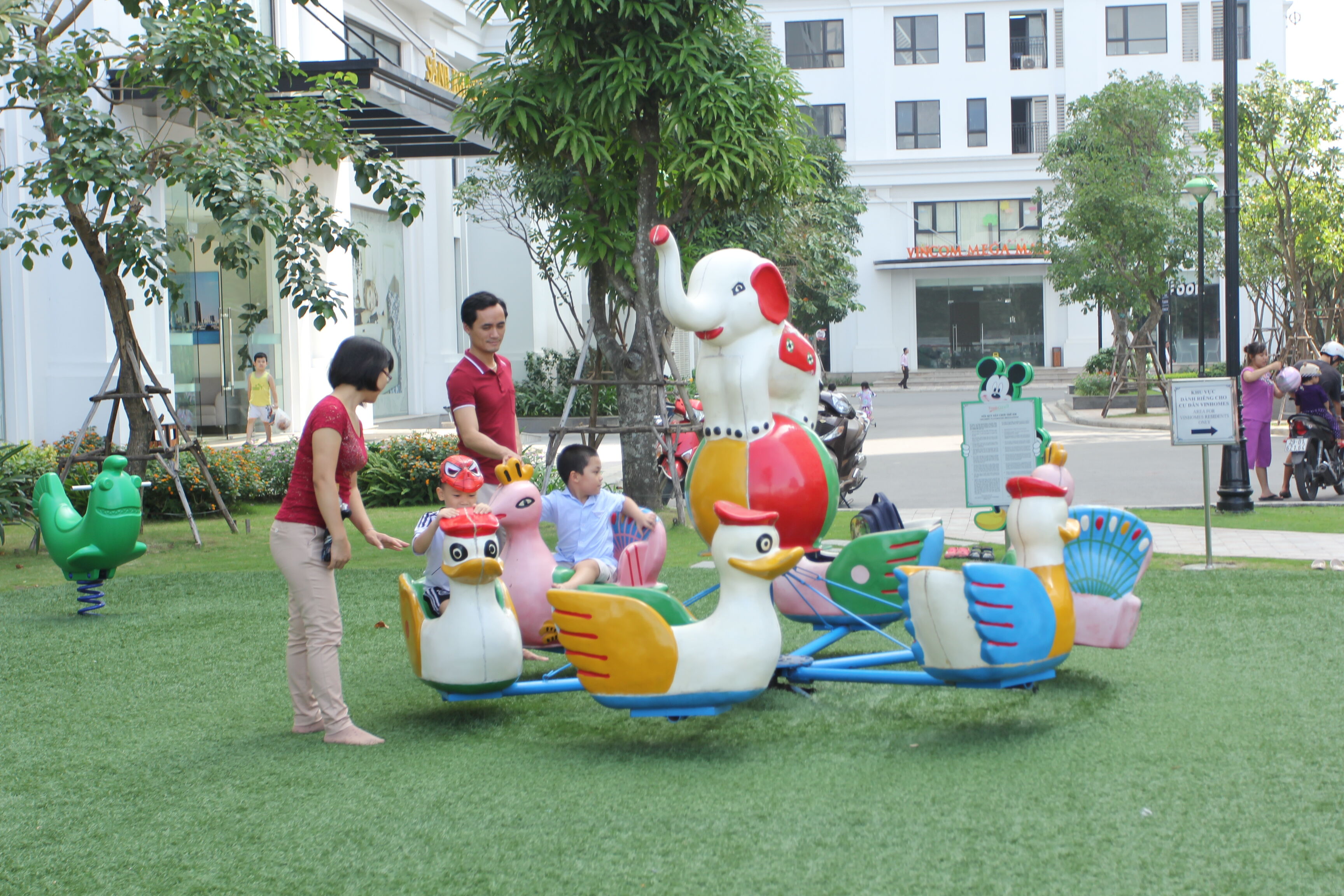 khu-san-choi-cho-tre-tai-khu-do-thi-times-city-anh-cong-hung-1.JPG