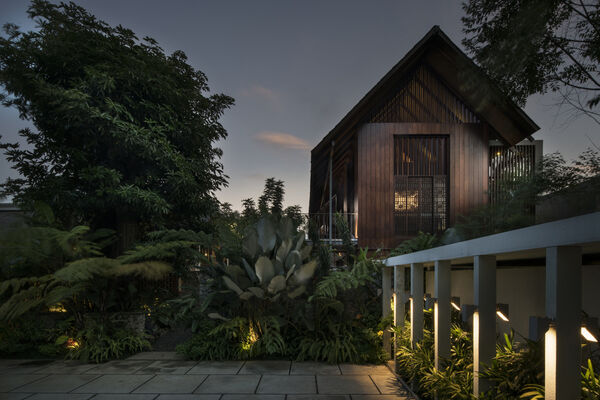 Khu biệt thự gỗ lưu giữ nét truyền thống giữa đời sống hiện đại