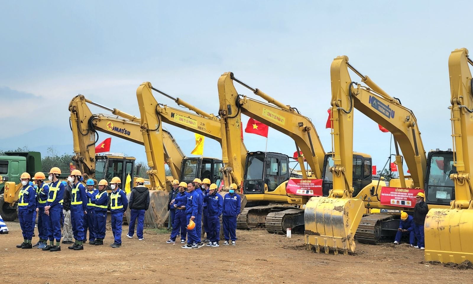 Đồng loạt khởi công dự án cao tốc Bắc - Nam phía Đông tại 12 điểm cầu