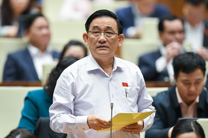đại biểu Trần Quốc Tuấn (đoàn Trà Vinh)