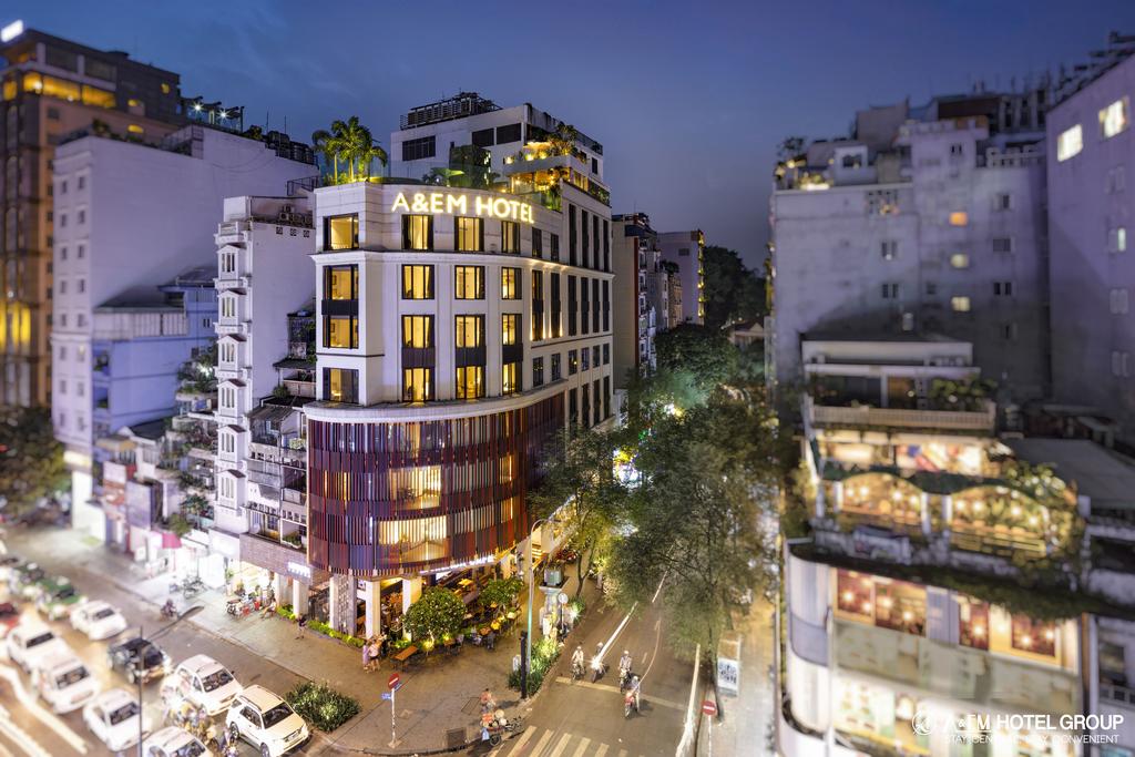 A&EM Hotel: Chuỗi khách sạn của chồng Huyền Baby đang kinh doanh ra sao?