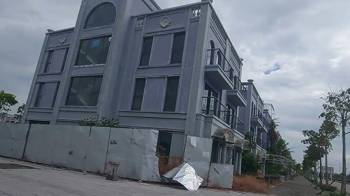 Phát triển ồ ạt, hàng loạt khu nhà phố thương mại ở Phú Quốc bị bỏ trống