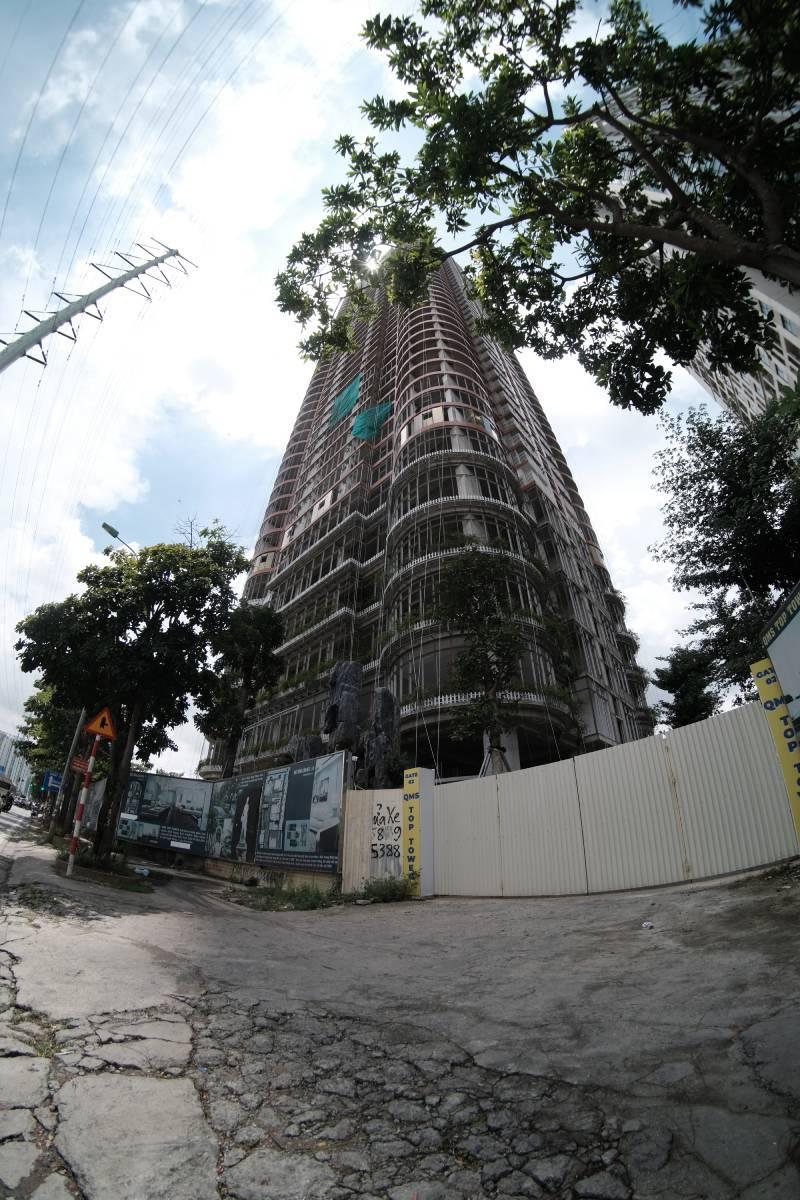 Ngắm nhìn dự án QMS Top Tower đắp chiếu suốt 5 năm bất ngờ “hồi sinh”, rao bán tới 73 triệu/m2