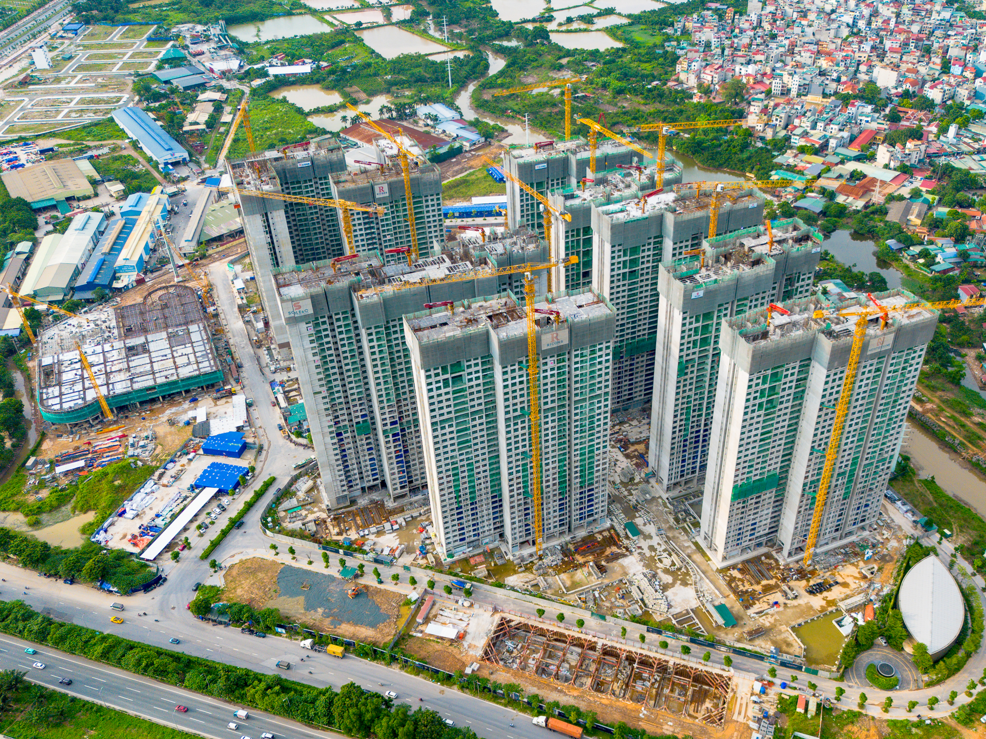 Giá căn hộ Hà Nội lập kỷ lục: Gần nửa nguồn cung mở bán mới vượt 120 triệu đồng/m²