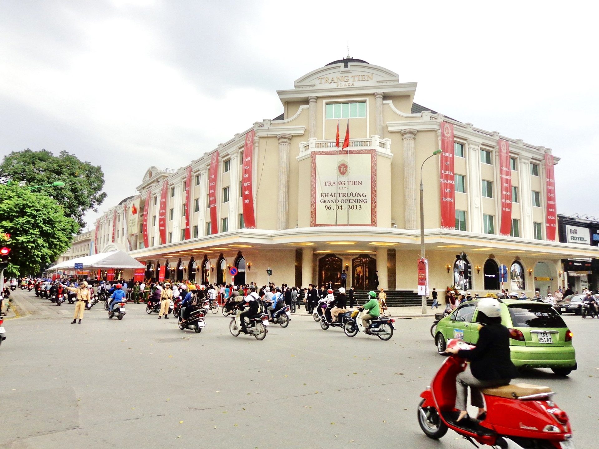 Sau thu thập gần 29.200 giao dịch, Hà Nội muốn nâng giá đất nhiều tuyến đường lên 702 triệu đồng/m2
