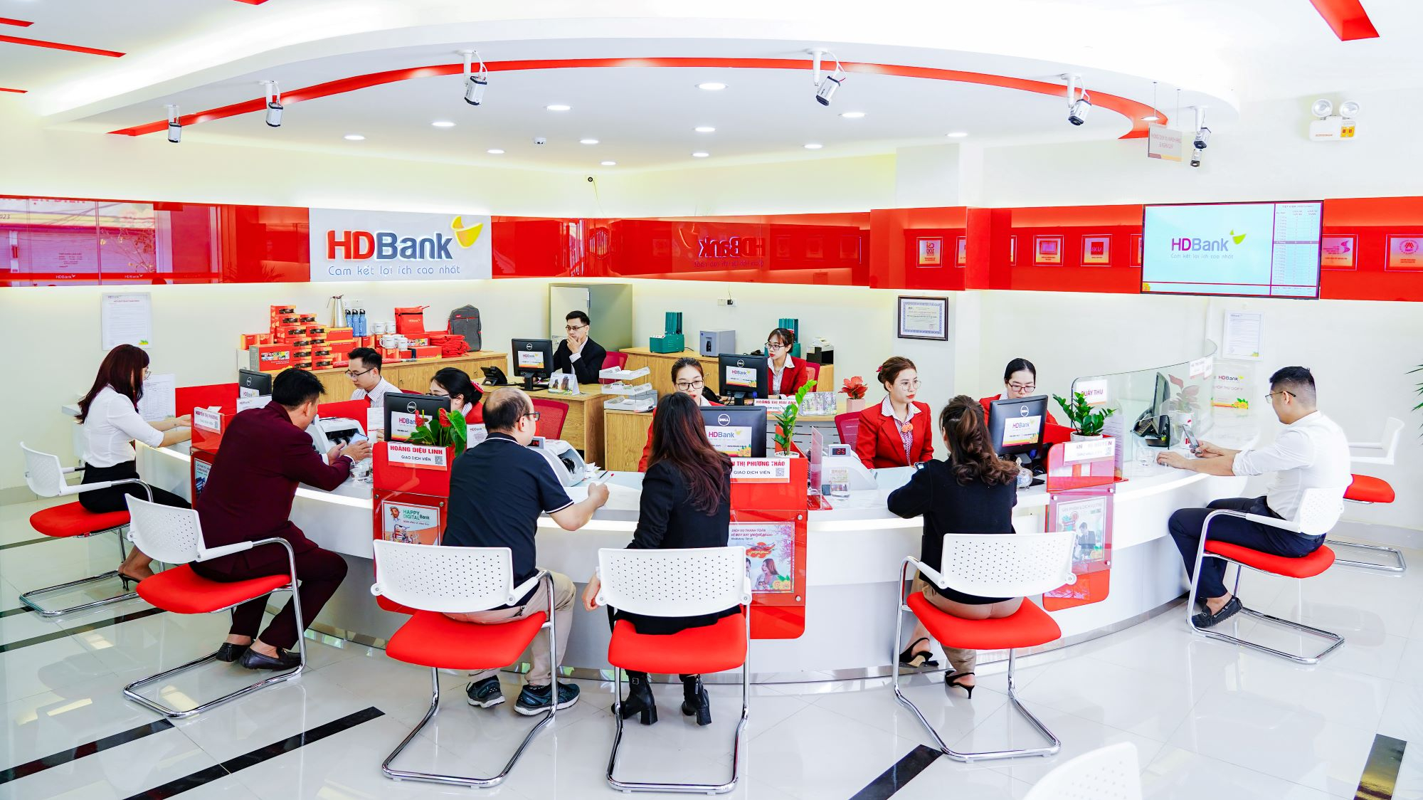 HDBank công bố thoái vốn khỏi Hãng hàng không Vietjet của tỷ phú Nguyễn Thị Phương Thảo