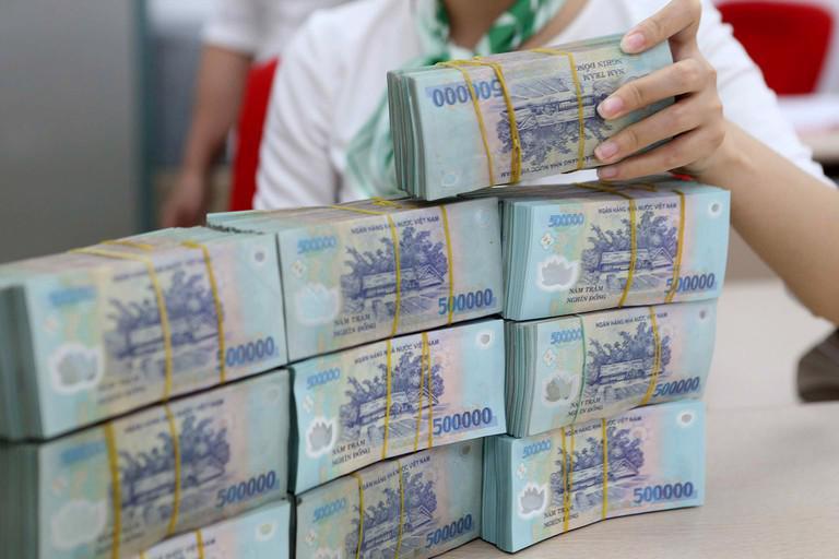 Doanh nghiệp lớn “đút túi” hàng tỷ đồng mỗi ngày nhờ tiền gửi ngân hàng