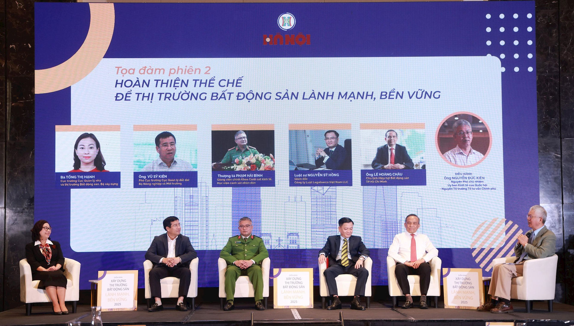 Kiểm soát giá nhà để thị trường bất động sản phát triển lành mạnh, bền vững