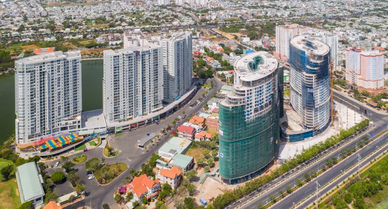 Nhiều người vẫn “ôm tiền” chờ mua chung cư dù giá neo cao
