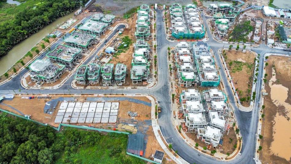 Loạt dự án lớn dồn dập “chào sàn”, chuyên gia vẫn khăng khăng giá khó giảm