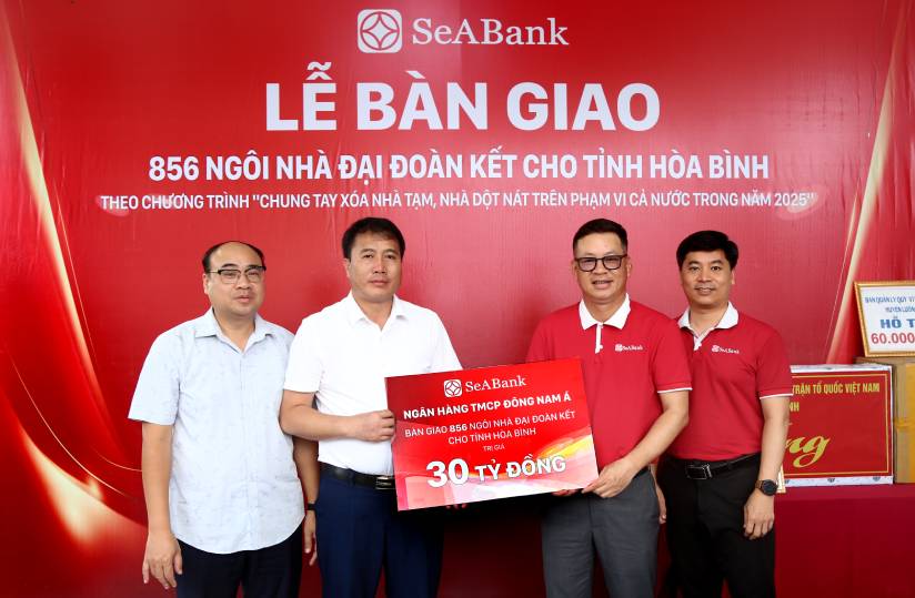 SeABank bàn giao 856 căn nhà đại đoàn kết cho tỉnh Hòa Bình