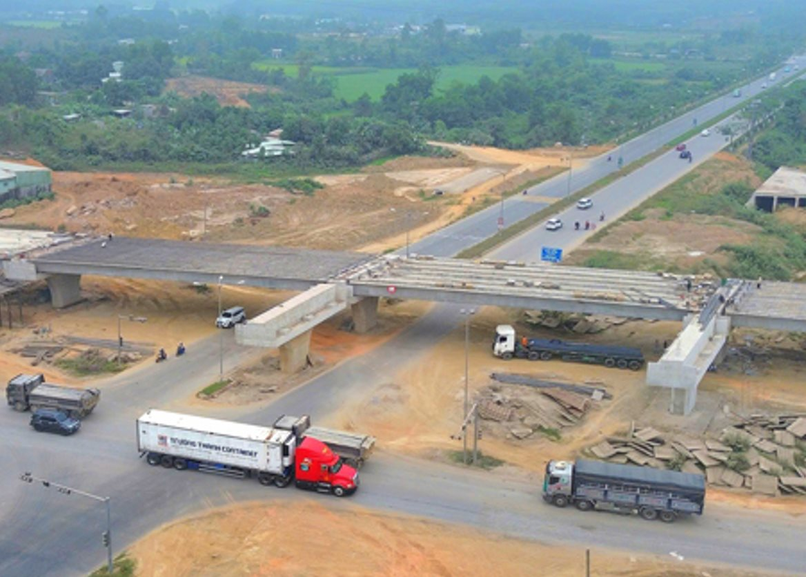 Phấn đấu ngày 19/8 thông tuyến kỹ thuật cao tốc Hòa Liên - Túy Loan