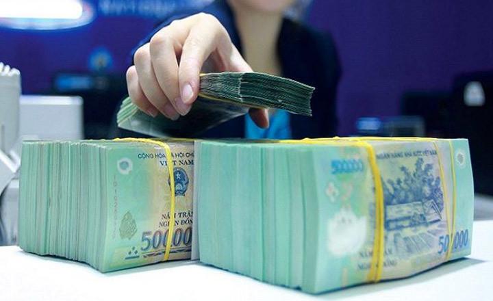 Chứng khoán, bất động sản “hút” tiền, lãi suất gặp thách thức