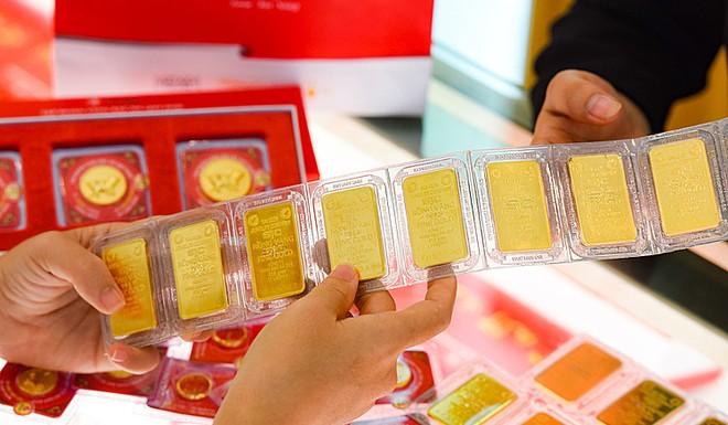 Giá vàng bứt phá mạnh, tăng hơn 32,8% chỉ trong 4 tháng