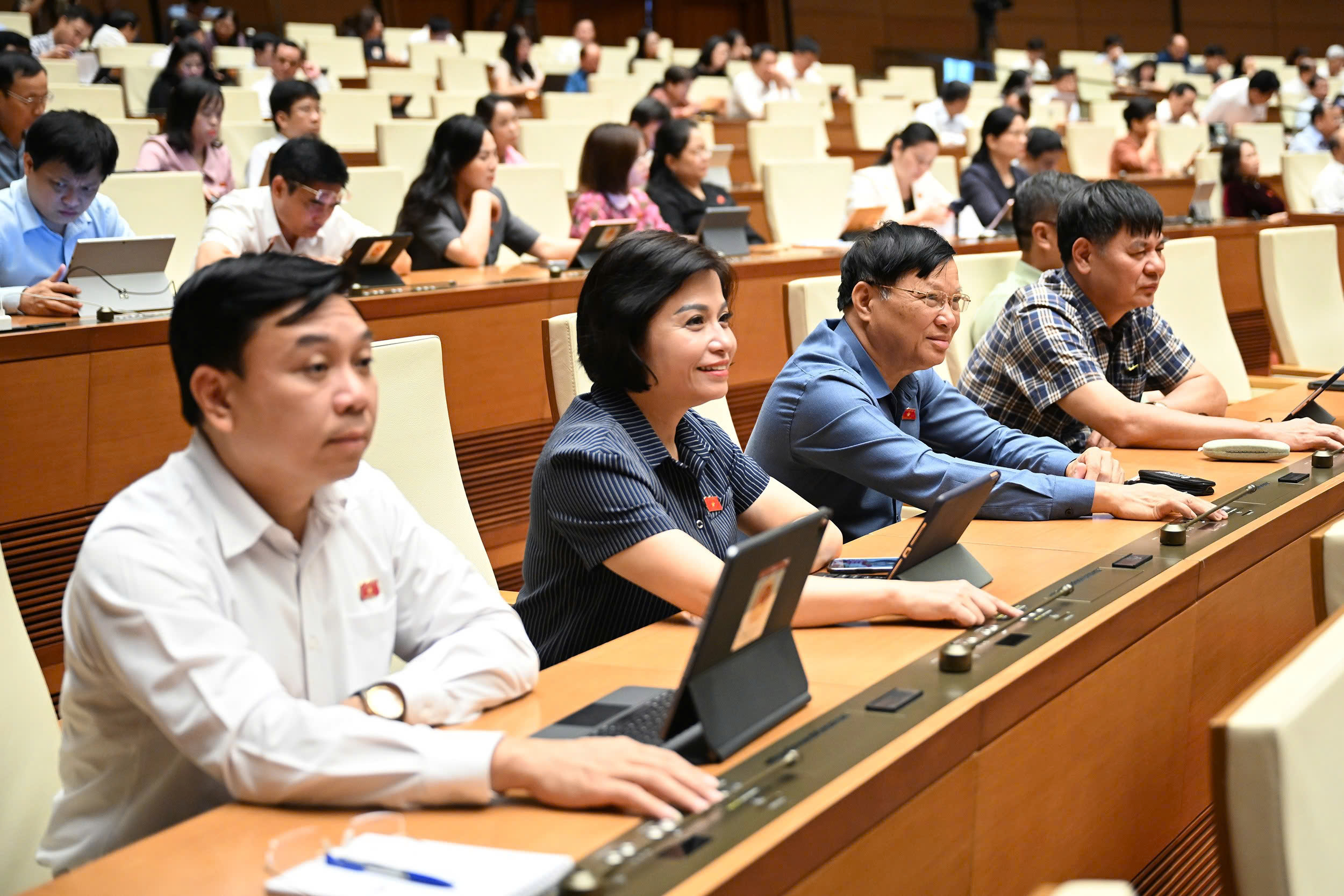 Từ hôm nay, cả nước còn 34 tỉnh, thành phố