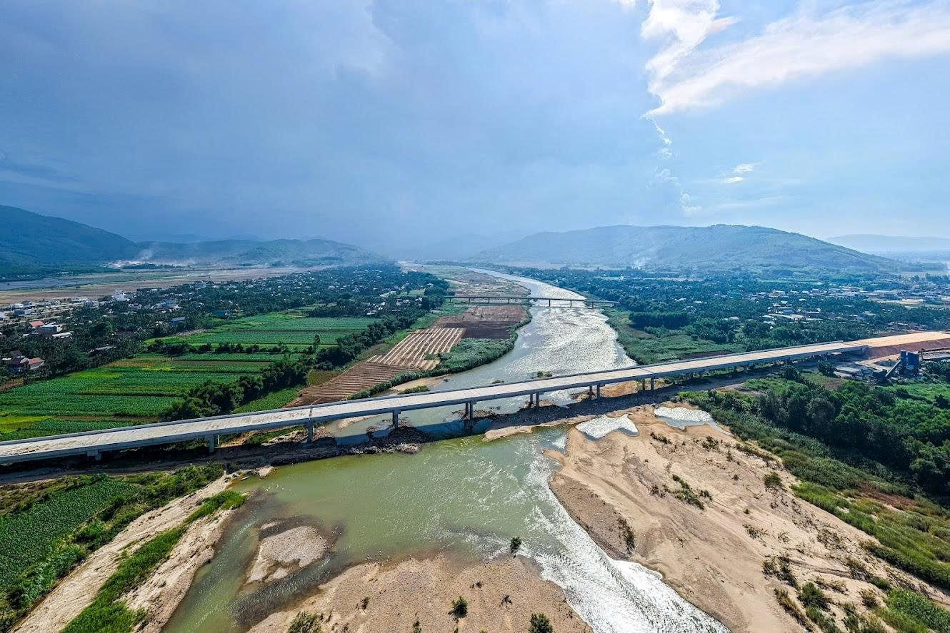 Sớm hiện thực hoá chủ trương mở rộng toàn tuyến đường cao tốc Bắc - Nam phía Đông