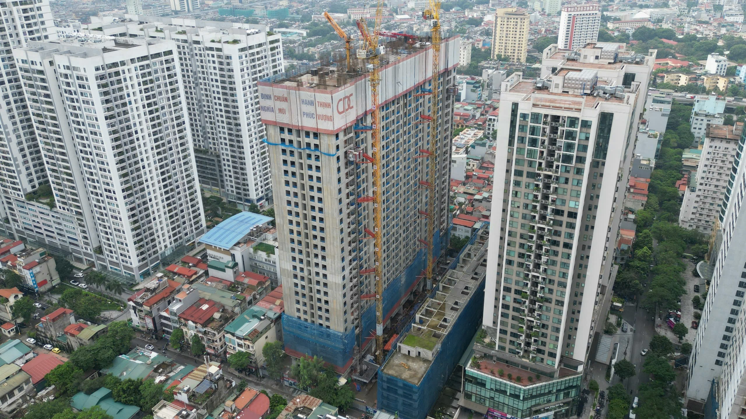 Chung cư Hà Nội tăng giá gấp đôi TP.HCM sau 6 năm