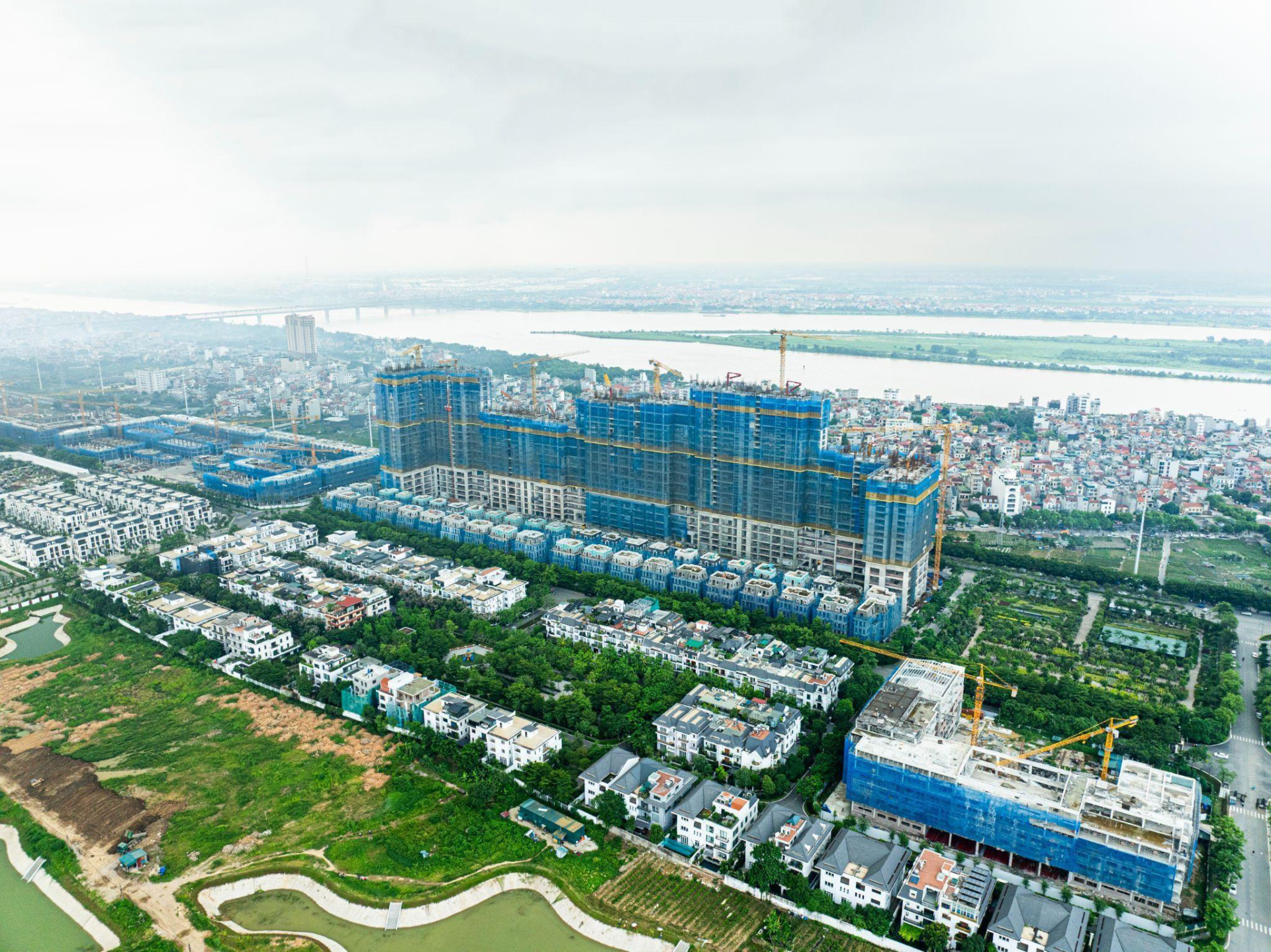 Chung cư Hà Nội thiết lập mặt bằng giá mới, Tây Hồ Tây liên tục “cháy hàng”