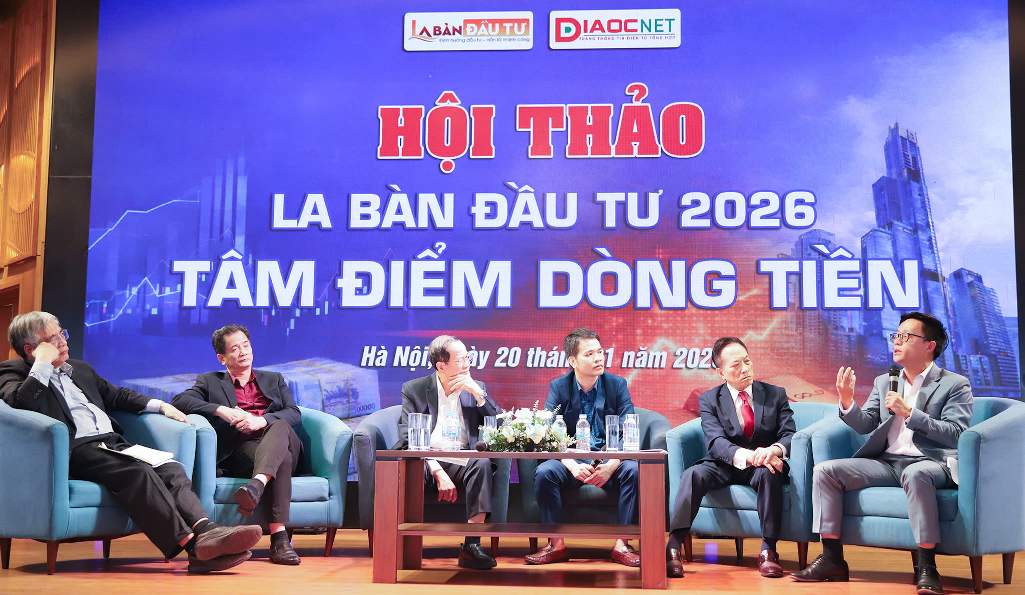 Bất động sản vẫn là kênh giữ dòng tiền an toàn và sinh lời đều đặn nhất dù vàng và chứng khoán tăng nóng