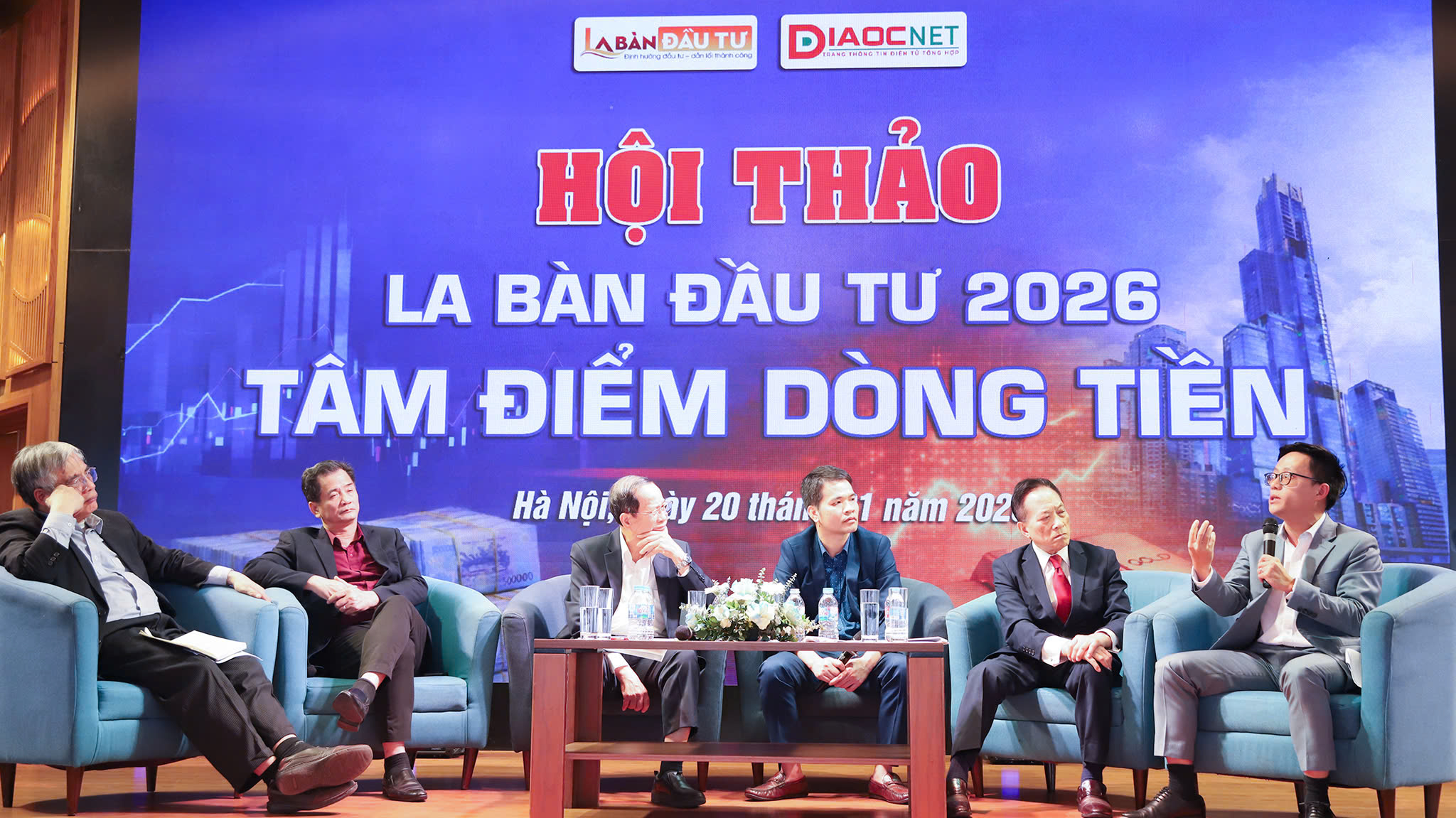 Bất động sản vẫn là kênh giữ dòng tiền an toàn và sinh lời đều đặn nhất dù vàng và chứng khoán tăng nóng