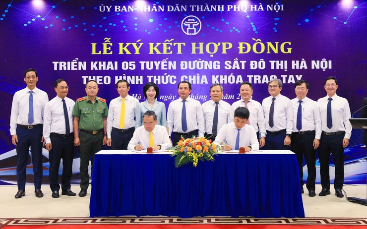 Hà Nội ký kết hợp đồng thực hiện 5 tuyến đường sắt đô thị theo hình thức chìa khóa trao tay
