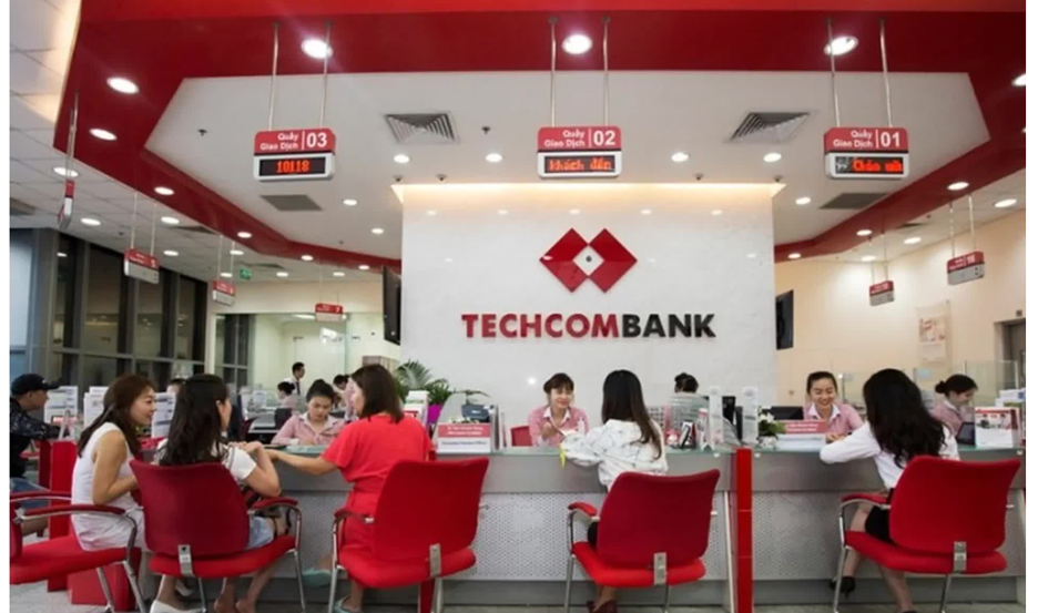 Giảm mạnh cho vay kinh doanh bất động sản, Techcombank vẫn báo lãi khủng