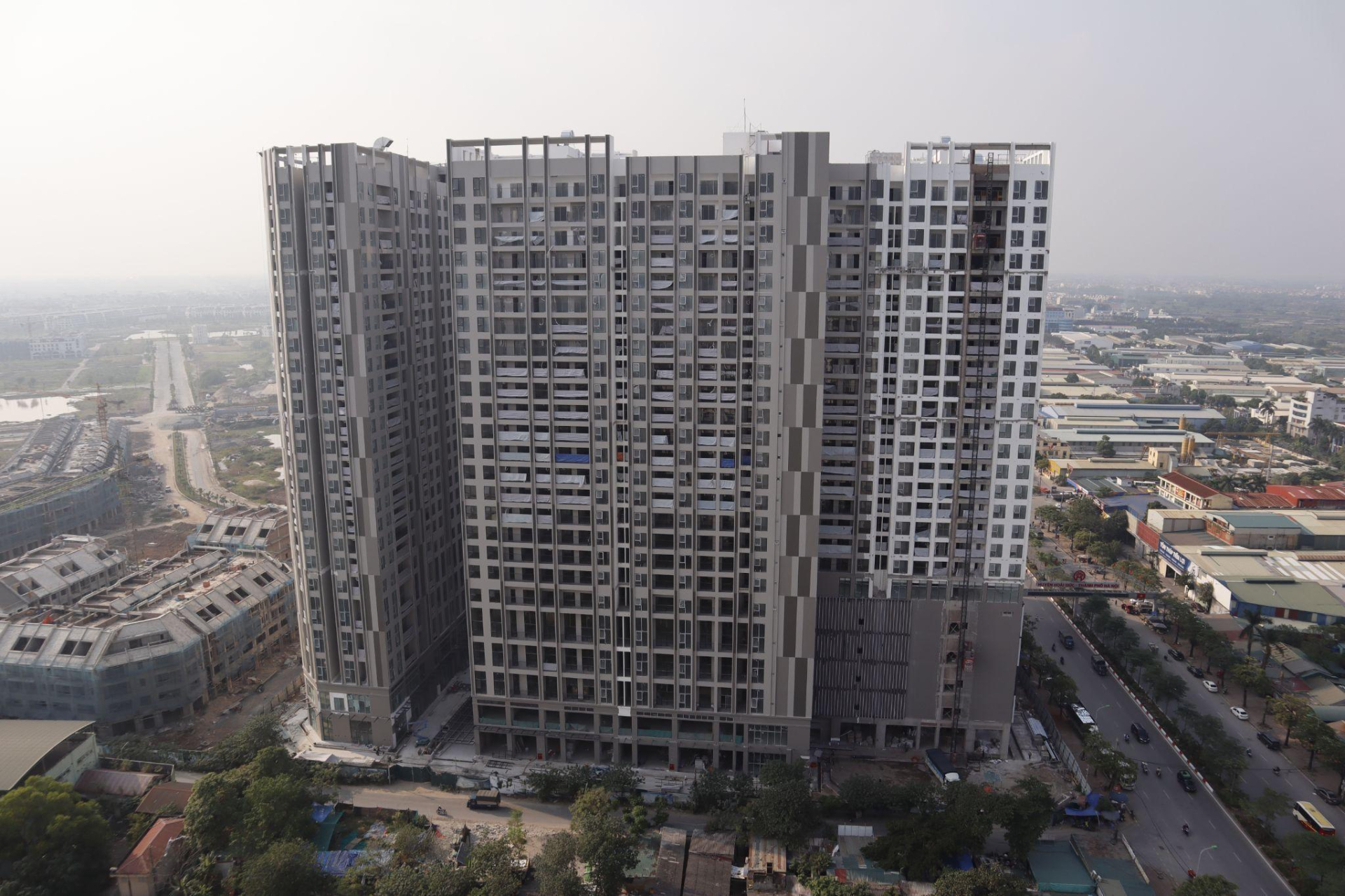 Giá chung cư nội đô chạm ngưỡng 320 triệu đồng/m², người Hà Nội chấp nhận đi xa để vừa túi tiền