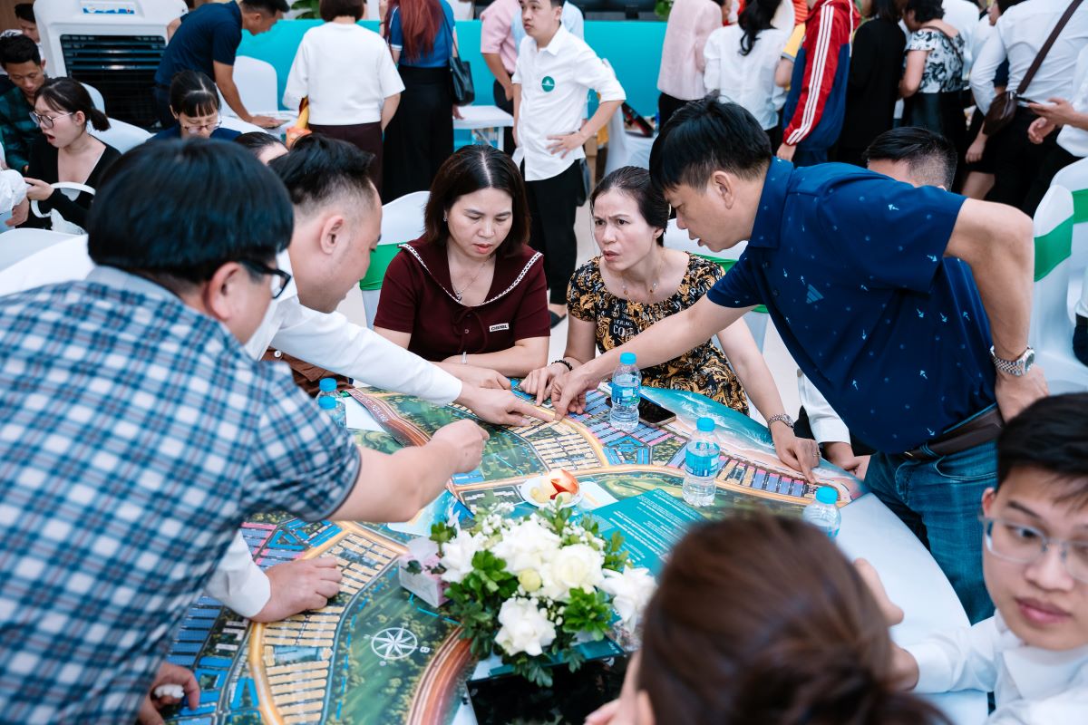 Cư dân tiên phong của Vinhomes Global Gate Hạ Long hưởng đặc quyền vé tàu 5 triệu/tháng: Rẻ hơn tiền xăng, không lo ùn tắc