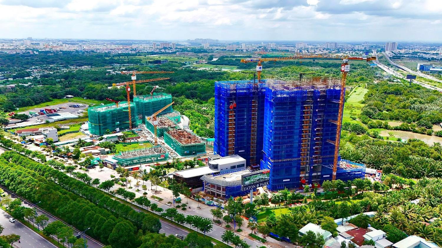 Giá căn hộ trung tâm TP HCM lên gần 7.300 USD mỗi m2, giao dịch giảm mạnh
