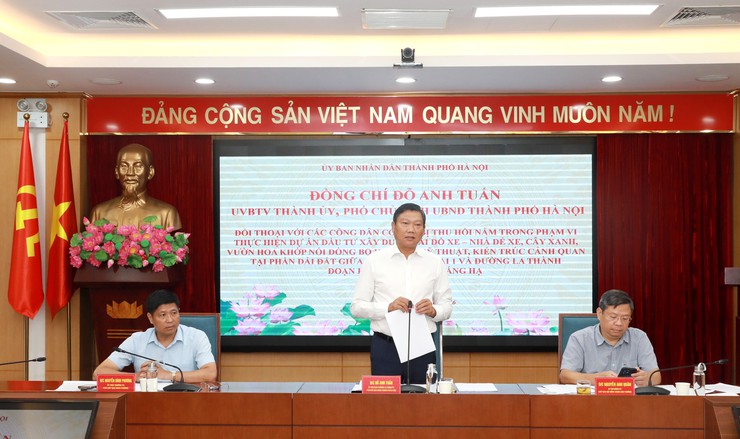 Phó Chủ tịch UBND Thành phố Đỗ Anh Tuấn đối thoại về giải phóng mặt bằng dự án bãi đỗ xe tại Vành đai 1