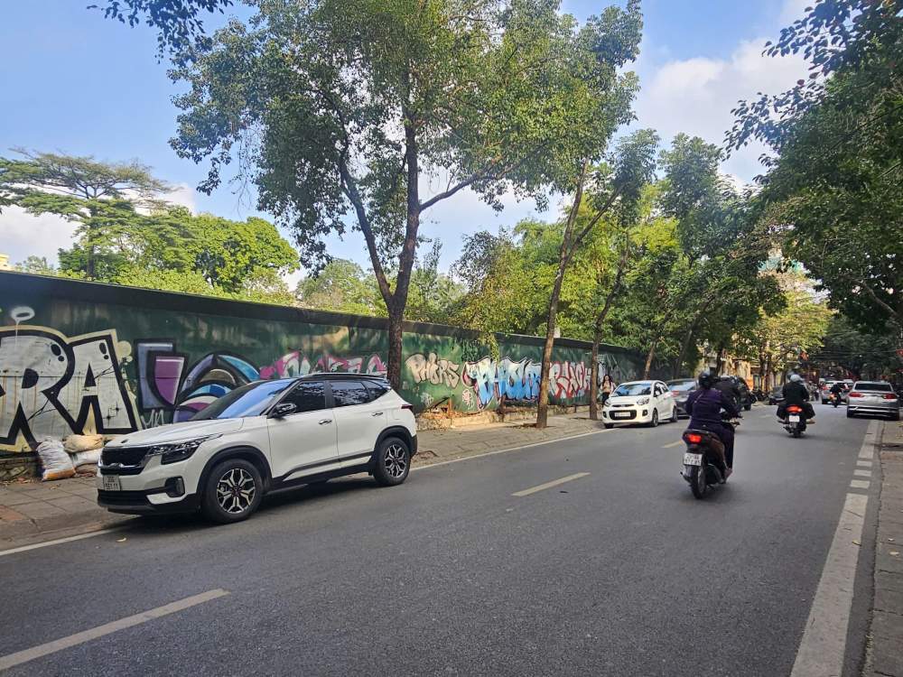 Doanh nghiệp trả 1.379 tỷ đồng cho khu “đất vàng” 18 Cao Bá Quát rồi bỏ cọc bị Hà Nội cấm đấu giá 18 tháng