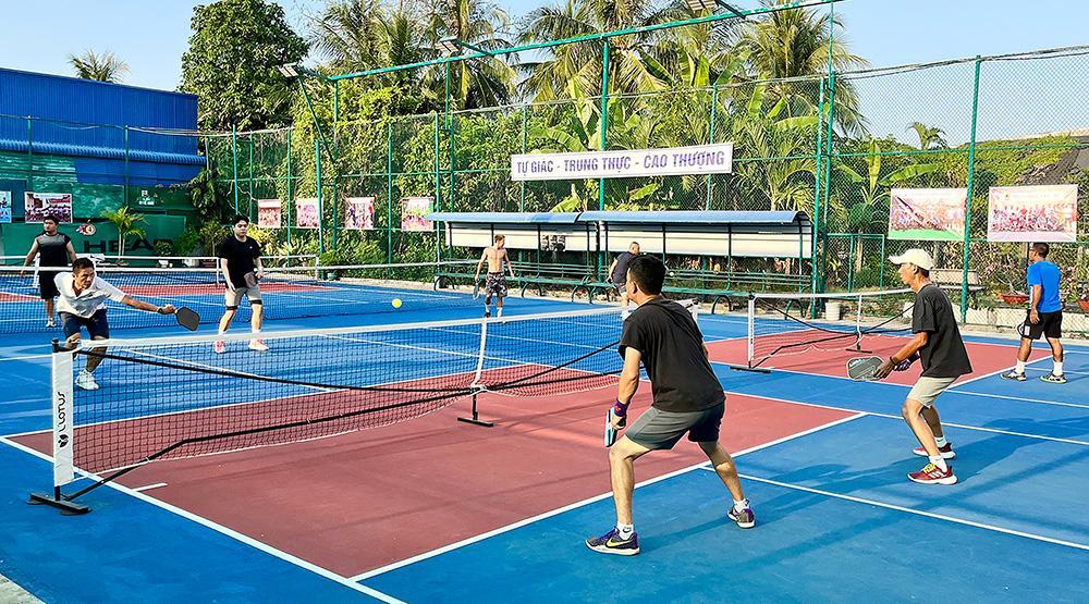Pickleball đang tạo nên cơn sốt tại Việt Nam. Pickleball đang tạo nên cơn sốt tại Việt Nam.