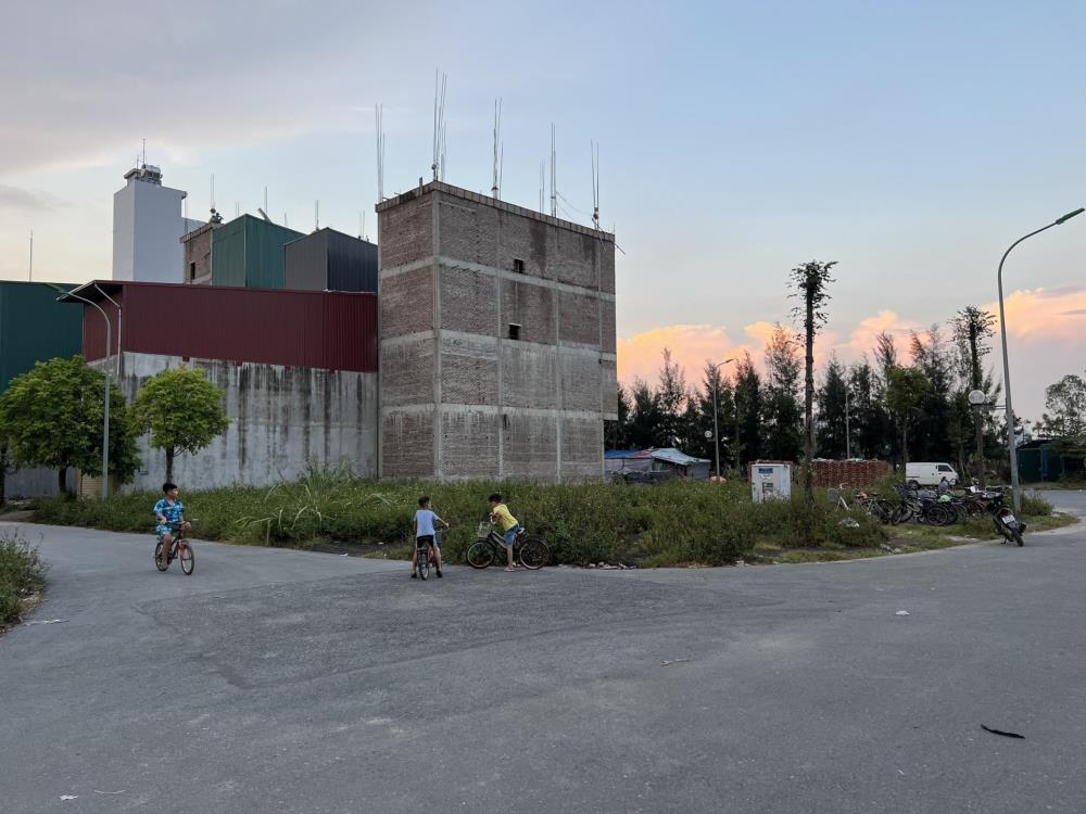 Khu đất đấu giá được trả tới 15 tỷ đồng ở Hà Đông.(Ảnh: Dân Việt) Khu đất đấu giá được trả tới 15 tỷ đồng ở Hà Đông.(Ảnh: Dân Việt)